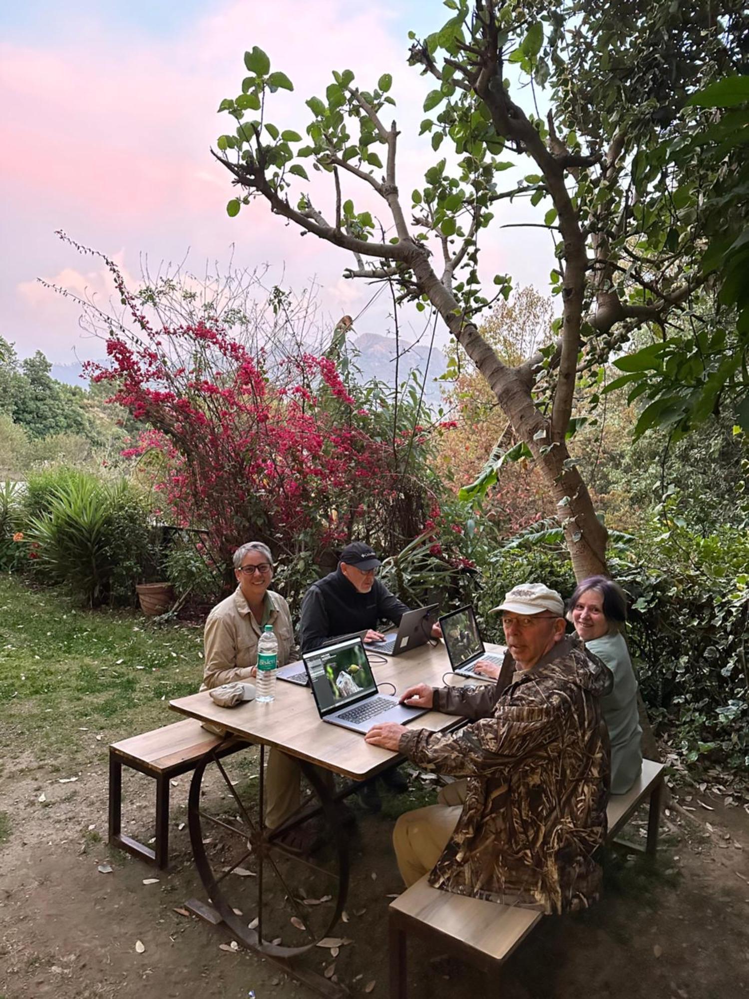 דירות Bhīm Tāl Incredible Birding Camp מראה חיצוני תמונה