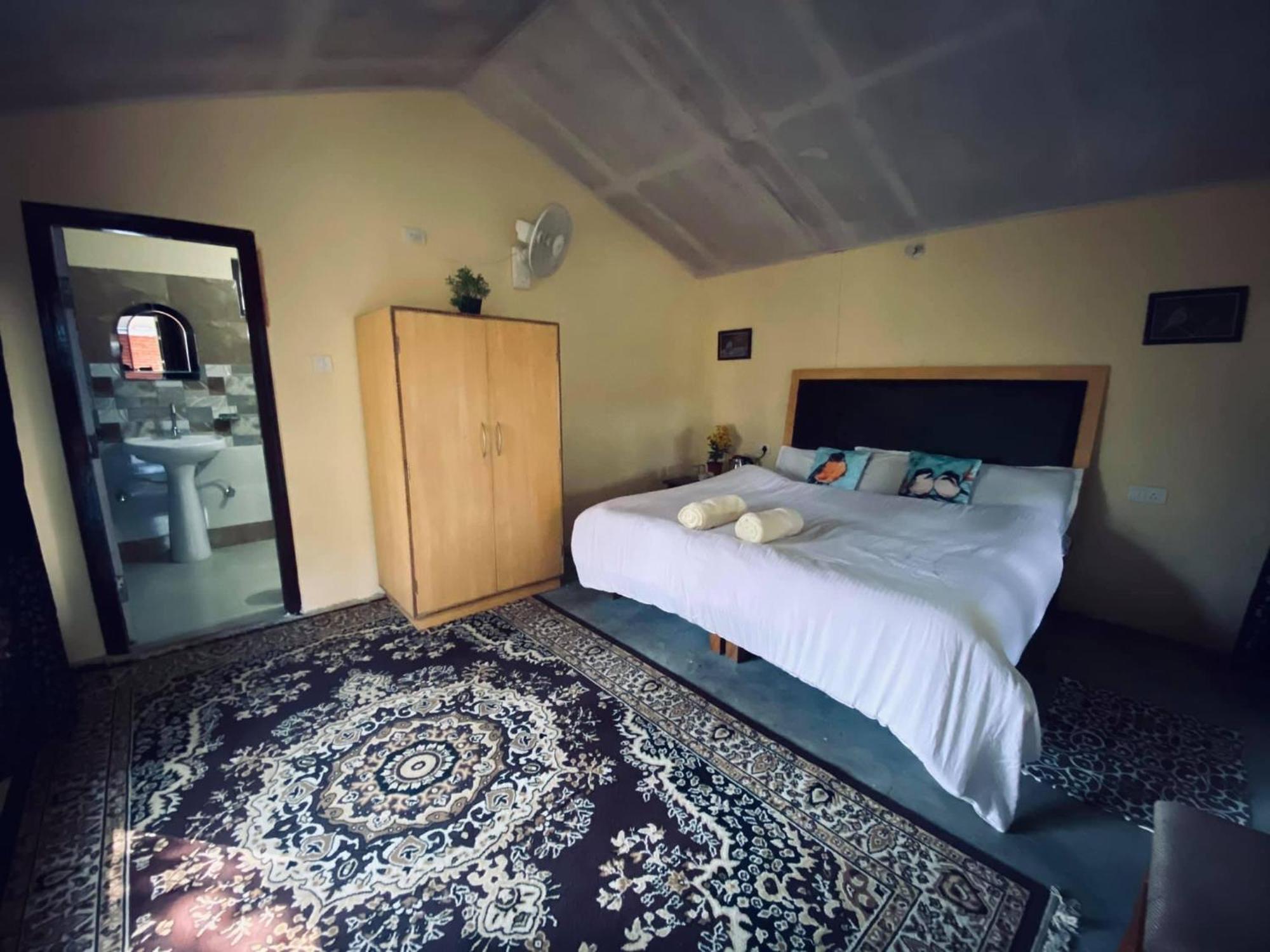 דירות Bhīm Tāl Incredible Birding Camp מראה חיצוני תמונה